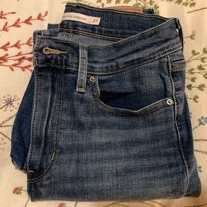 Levi’s 724 High Rise Straight jeans • Size 27/4 R • NWOT • new, never worn